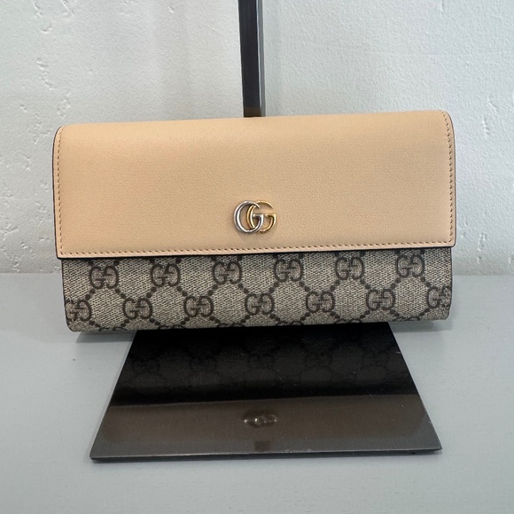 Gucci GG Supreme Continental Wallet - Picture 1 of 6
